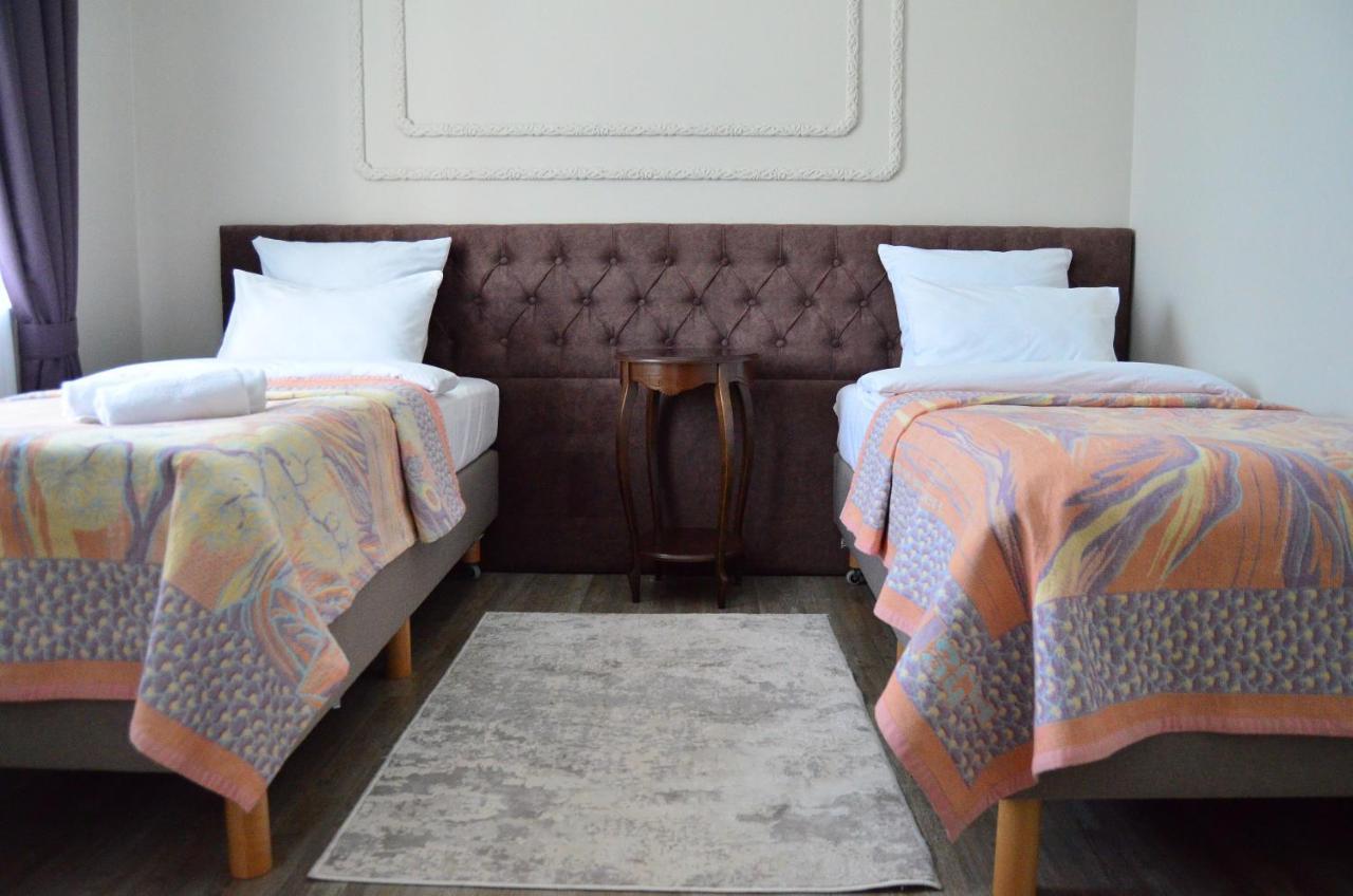 Golden Park Hotel Pavlodar Kültér fotó