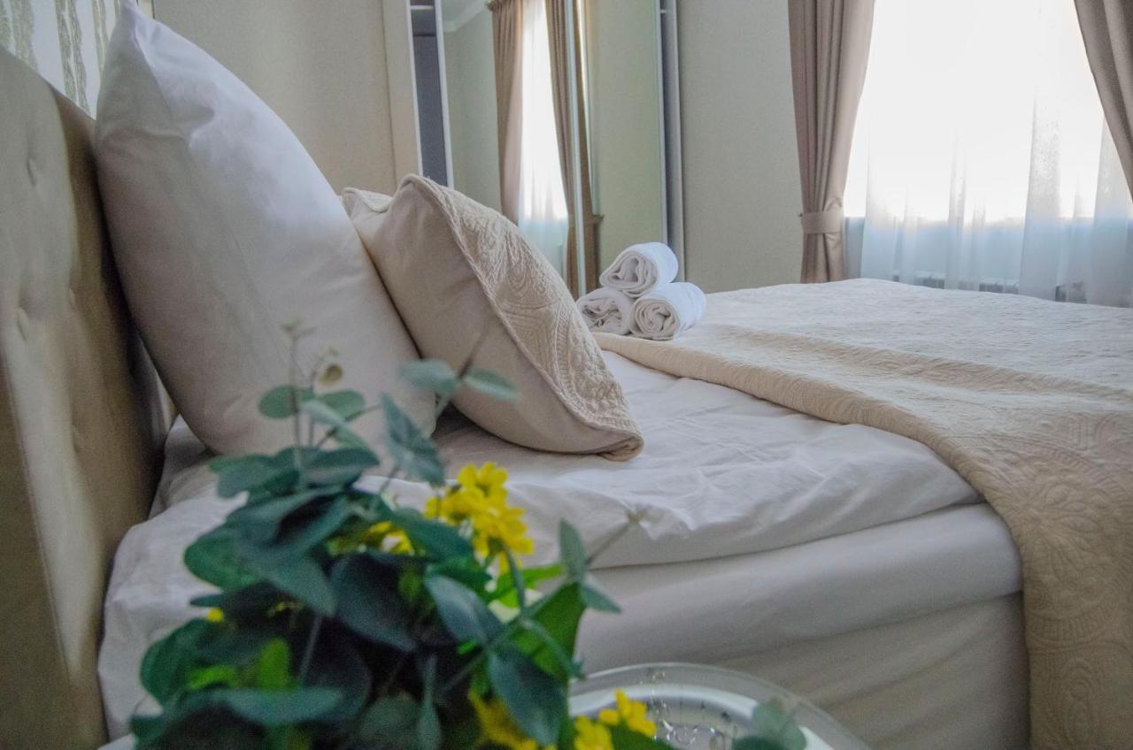 Golden Park Hotel Pavlodar Kültér fotó