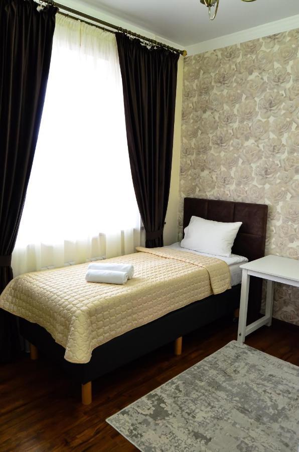 Golden Park Hotel Pavlodar Kültér fotó