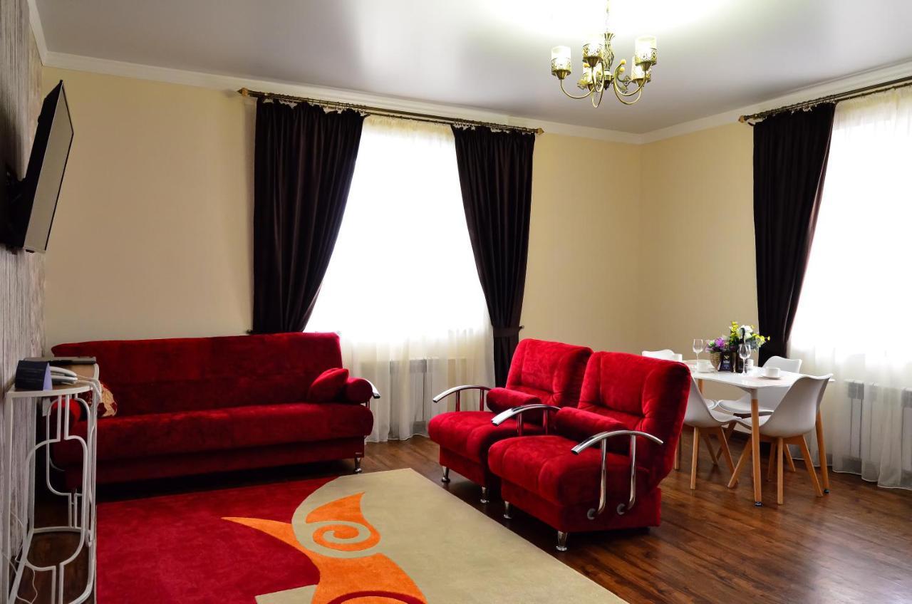 Golden Park Hotel Pavlodar Kültér fotó