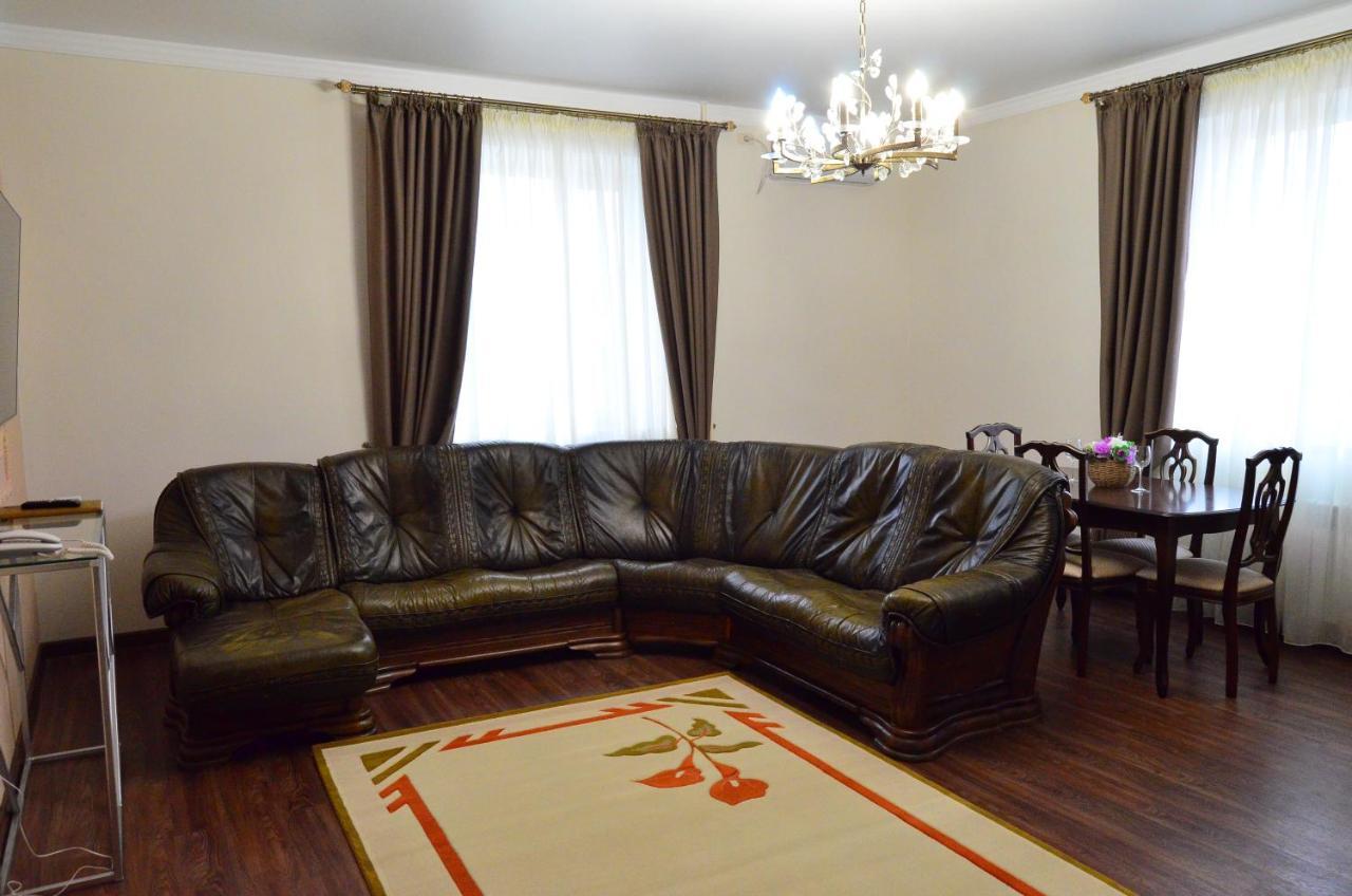 Golden Park Hotel Pavlodar Kültér fotó