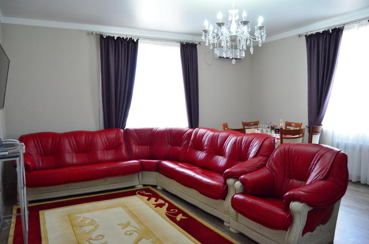 Golden Park Hotel Pavlodar Kültér fotó
